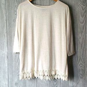Cream 3/4 sleeve shirt with lace detailing